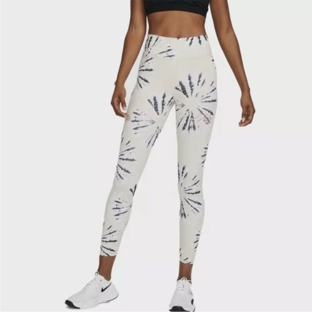 Nike One Luxe Resort Mid-Rise 7/8 Leggings In Ivory Pearl